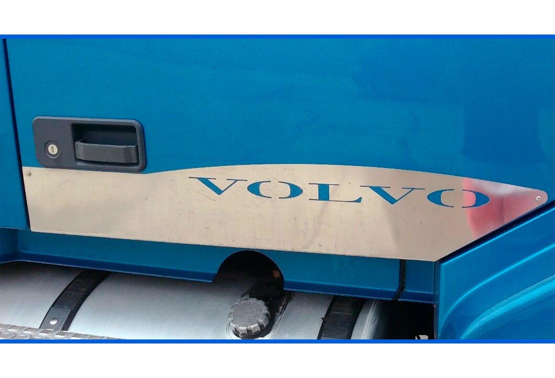 Volvo Vnl Bottom Door Plate Stainless Steel For 1998 & 2019 Pair Volvo Vnl Bottom Door Plate Stainless Steel For 1998 & 2019 Pair